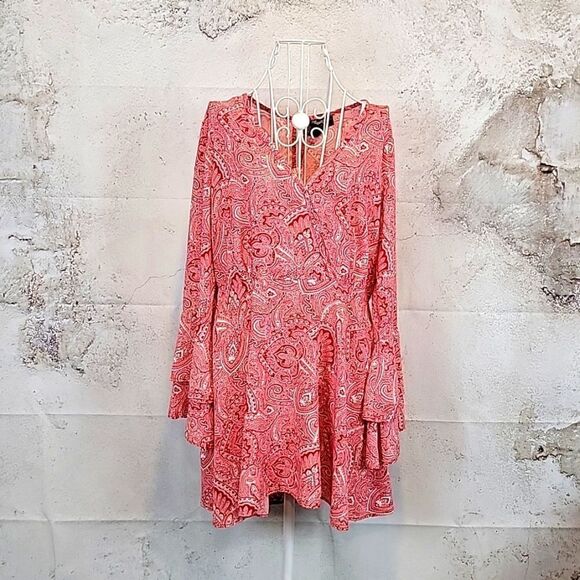 Wrangler Dresses & Skirts - Wrangler Retro paisley print mini dress - red & white Women's Size M